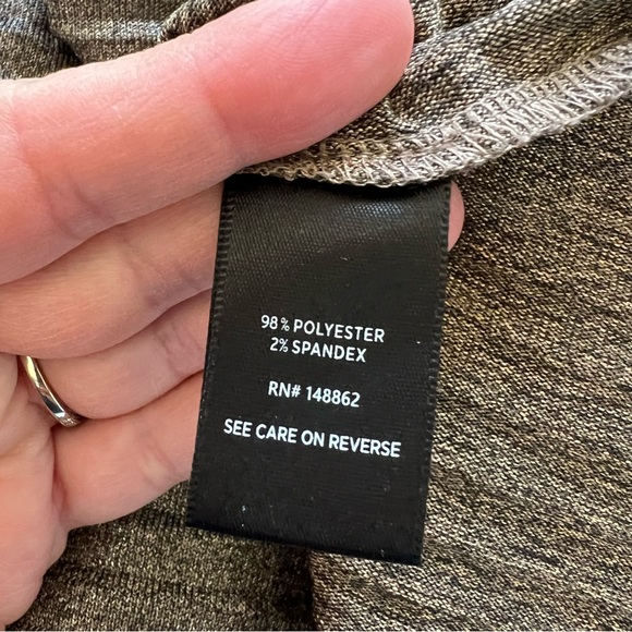 Torrid Gold Pleated Metallic Knit High Neck Sleeveless Tank Women’s Plus Size 5X - Picture 6 of 7